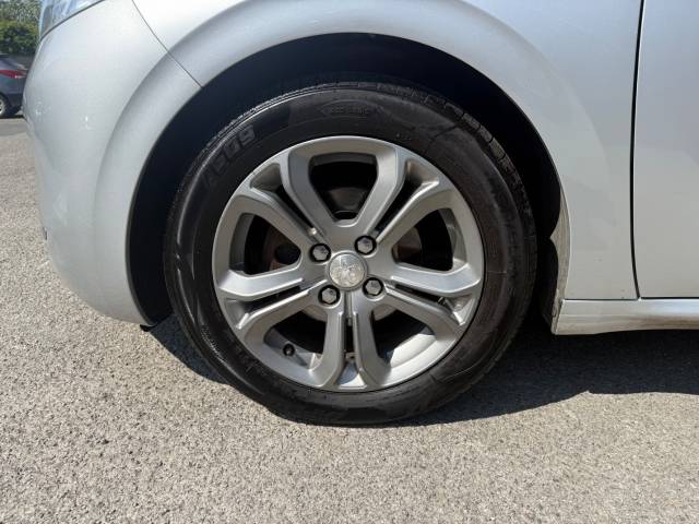 2015 Peugeot 208 1.2 208 ALLURE